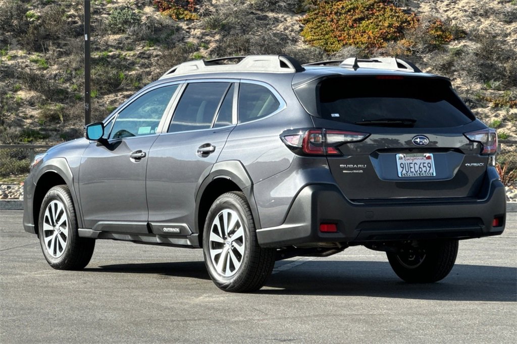 Used 2025 Subaru Outback Premium w/ Popular Package #1A image 6
