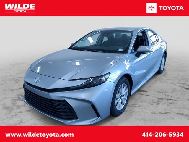 Used 2025 Toyota Camry LE image 1