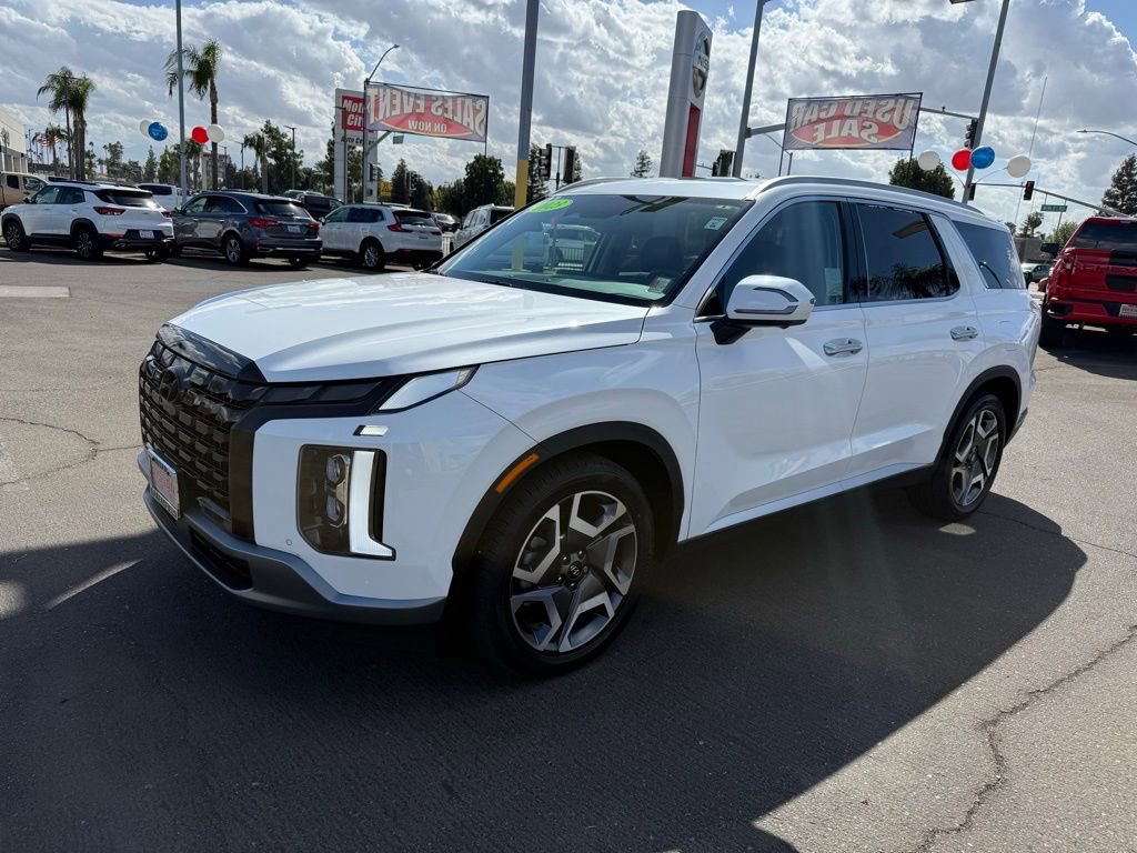 Used 2023 Hyundai Palisade SEL w/ Premium Package image 3