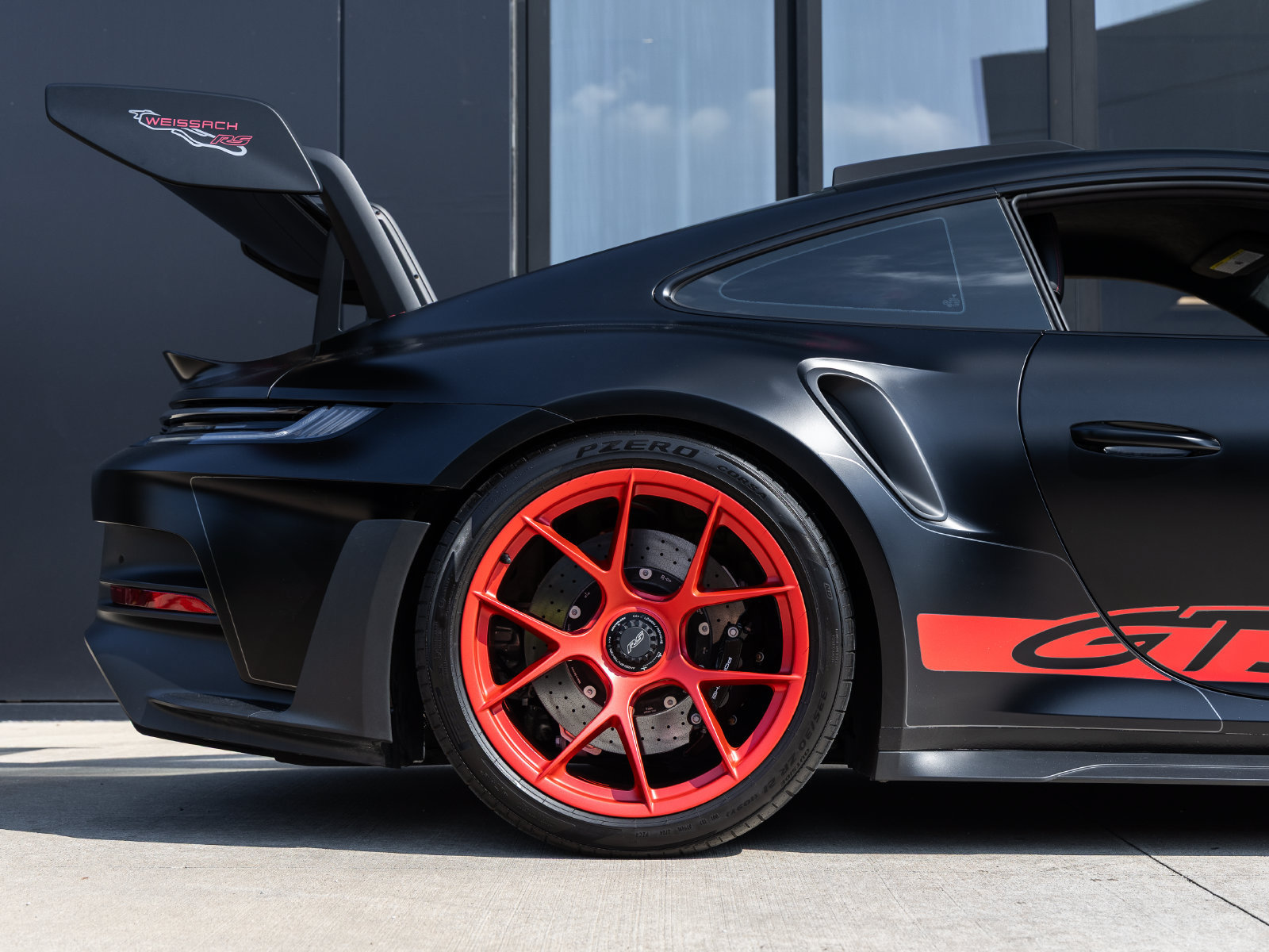 Certified 2025 Porsche 911 GT3 RS RWD image 31