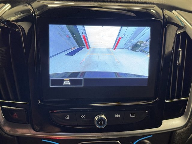 Used 2022 Chevrolet Traverse LT image 24
