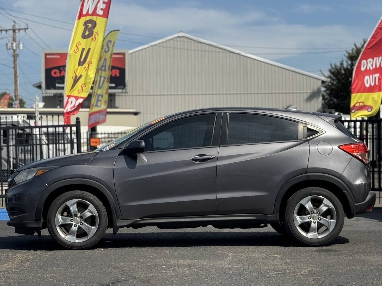 Used 2017 Honda HR-V LX image 17