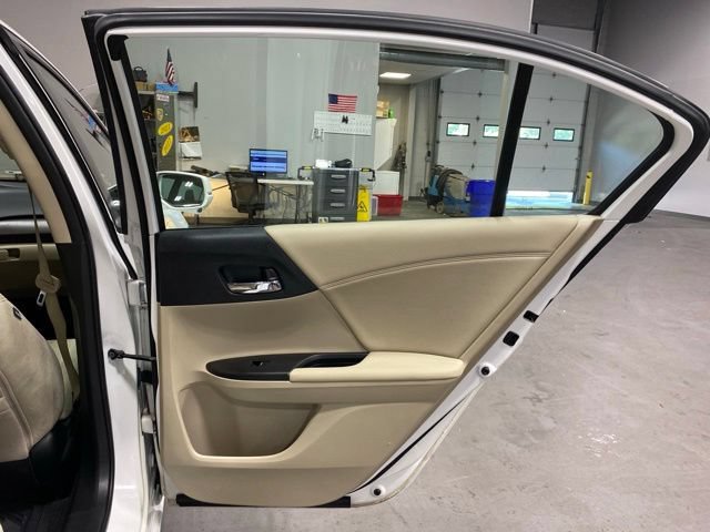 Used 2015 Honda Accord EX image 26