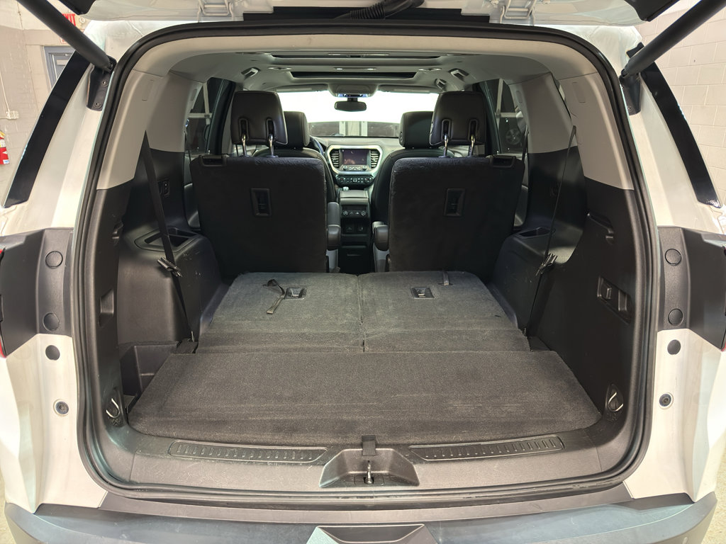 Used 2019 GMC Acadia SLT w/ Black Edition AWD/4WD image 32