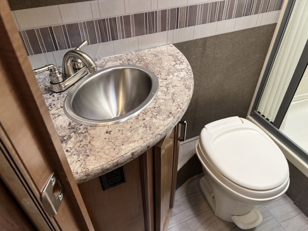 Used 2018 Mercedes-Benz Sprinter 3500 image 67