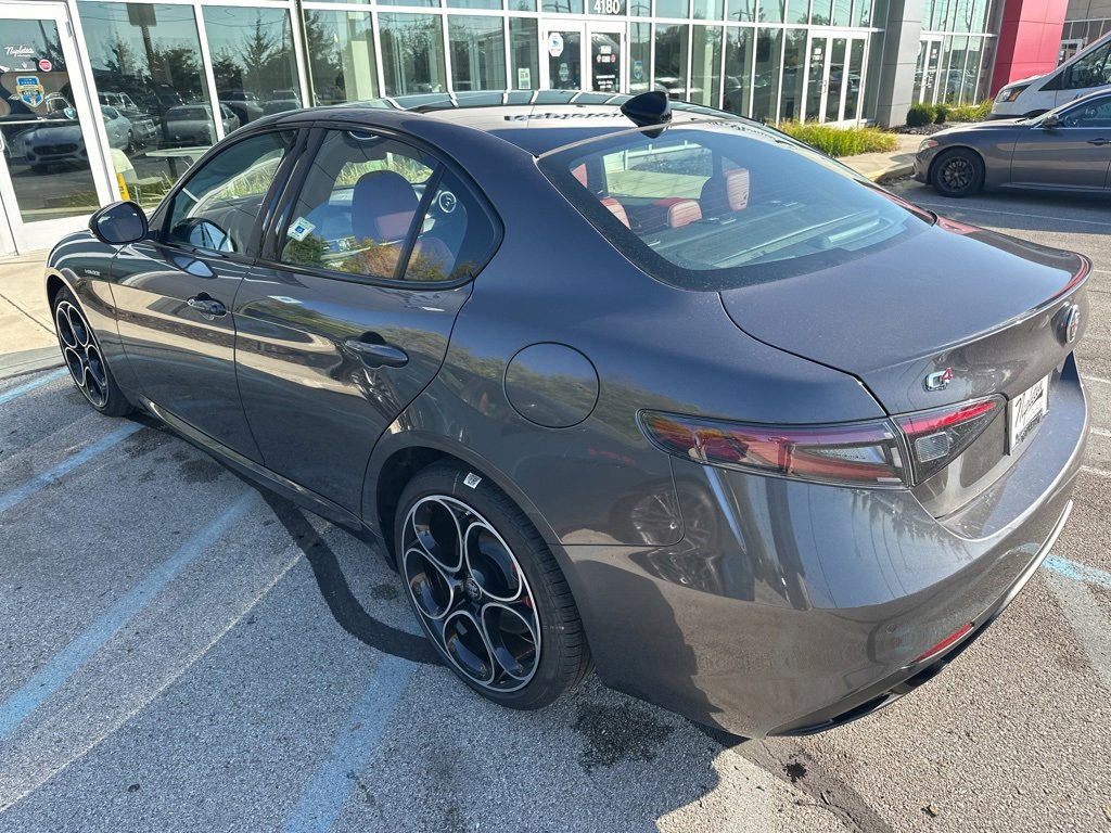 New 2025 Alfa Romeo Giulia AWD image 6