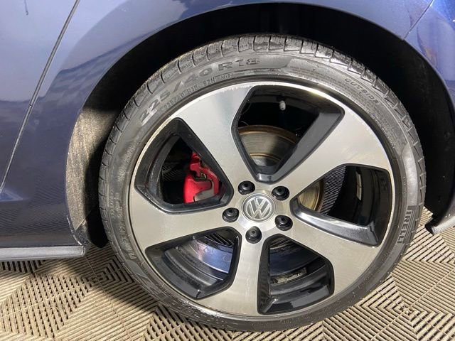 Used 2015 Volkswagen Golf 4-Door image 27