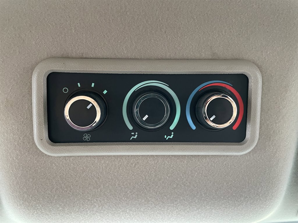Used 2017 Chevrolet Express 3500 LT w/ LT Preferred Equipment Group RWD image 28