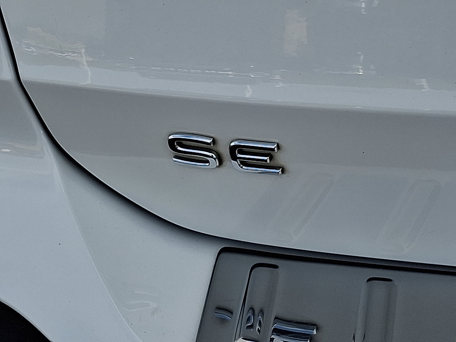 Used 2023 Volkswagen Taos SE w/ Black Wheel Package image 31