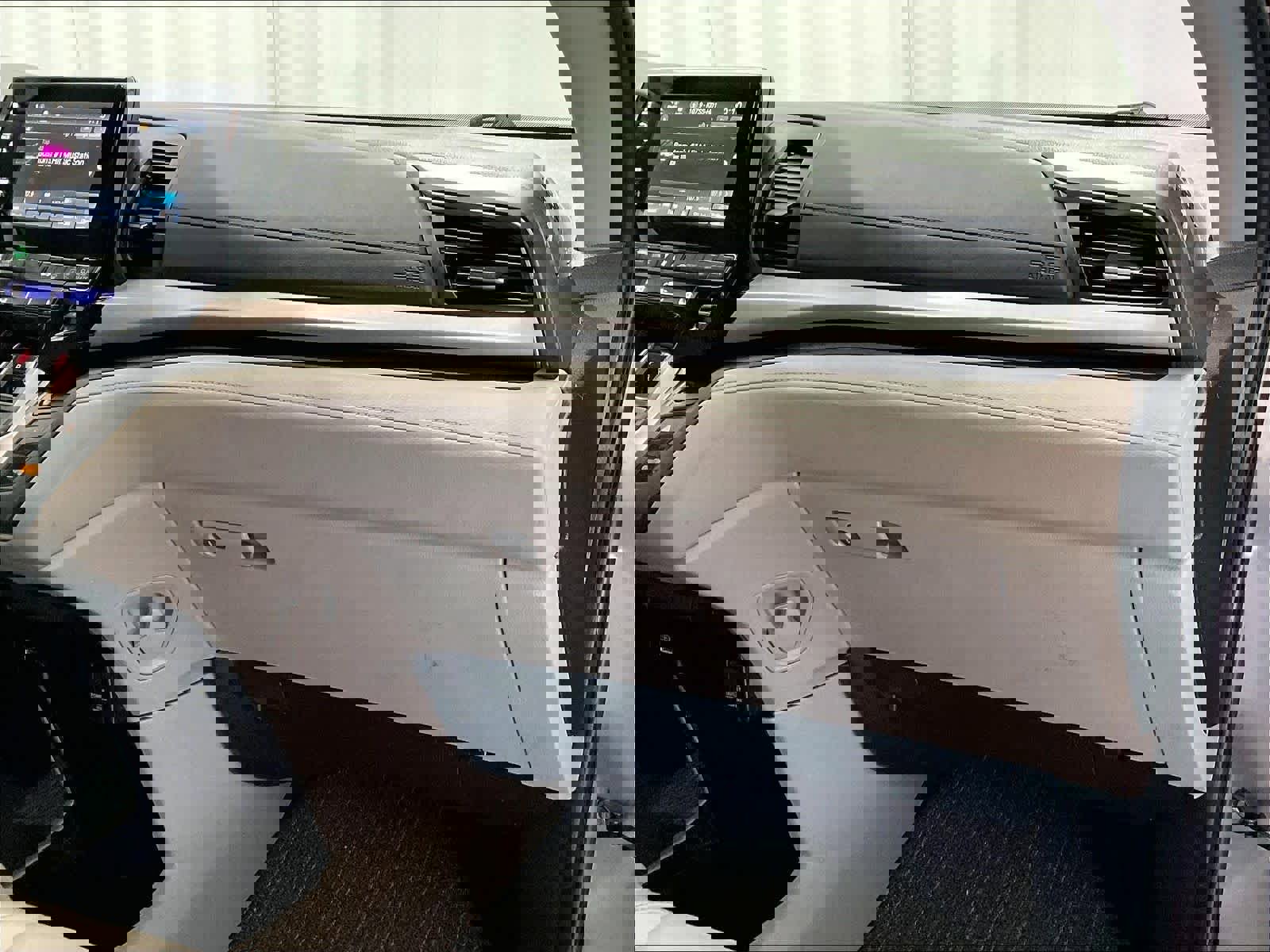 Used 2023 Honda Odyssey EX-L image 13