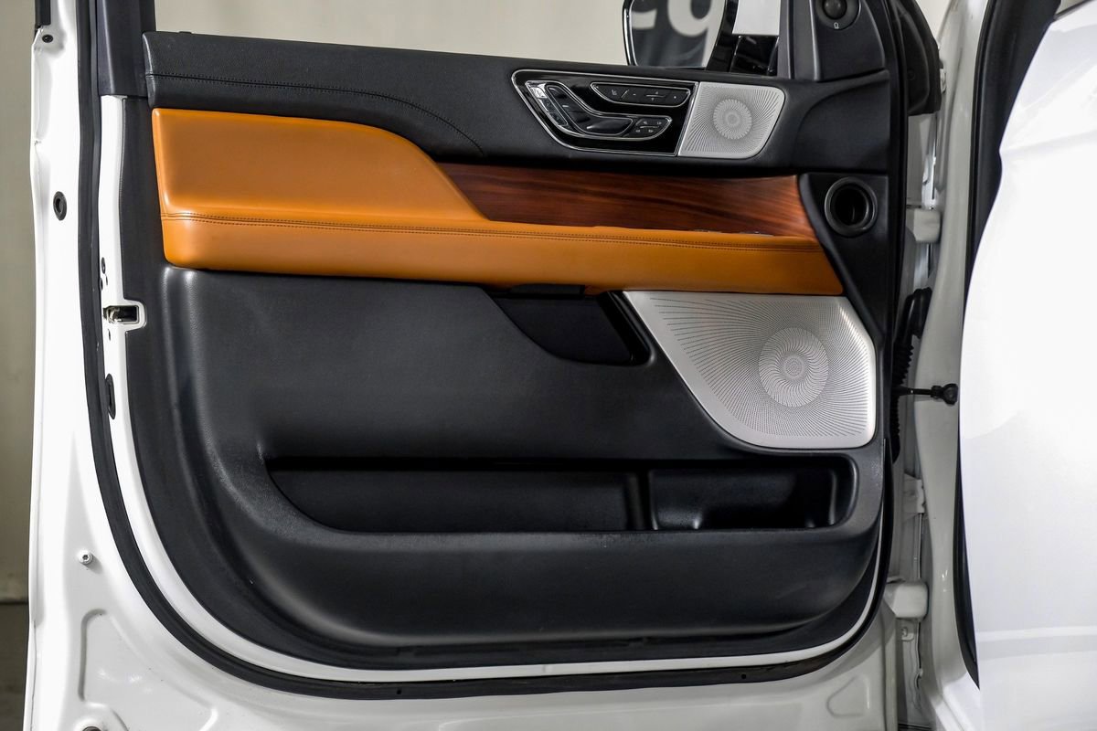 Used 2020 Lincoln Navigator L Reserve w/ Equipment Group 208A Reserve image 35