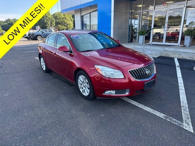Used 2012 Buick Regal Leather FWD image 1
