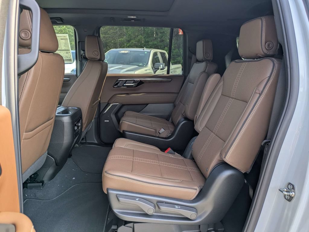 New 2026 Chevrolet Suburban High Country w/ Sun And Tow Package AWD/4WD image 16
