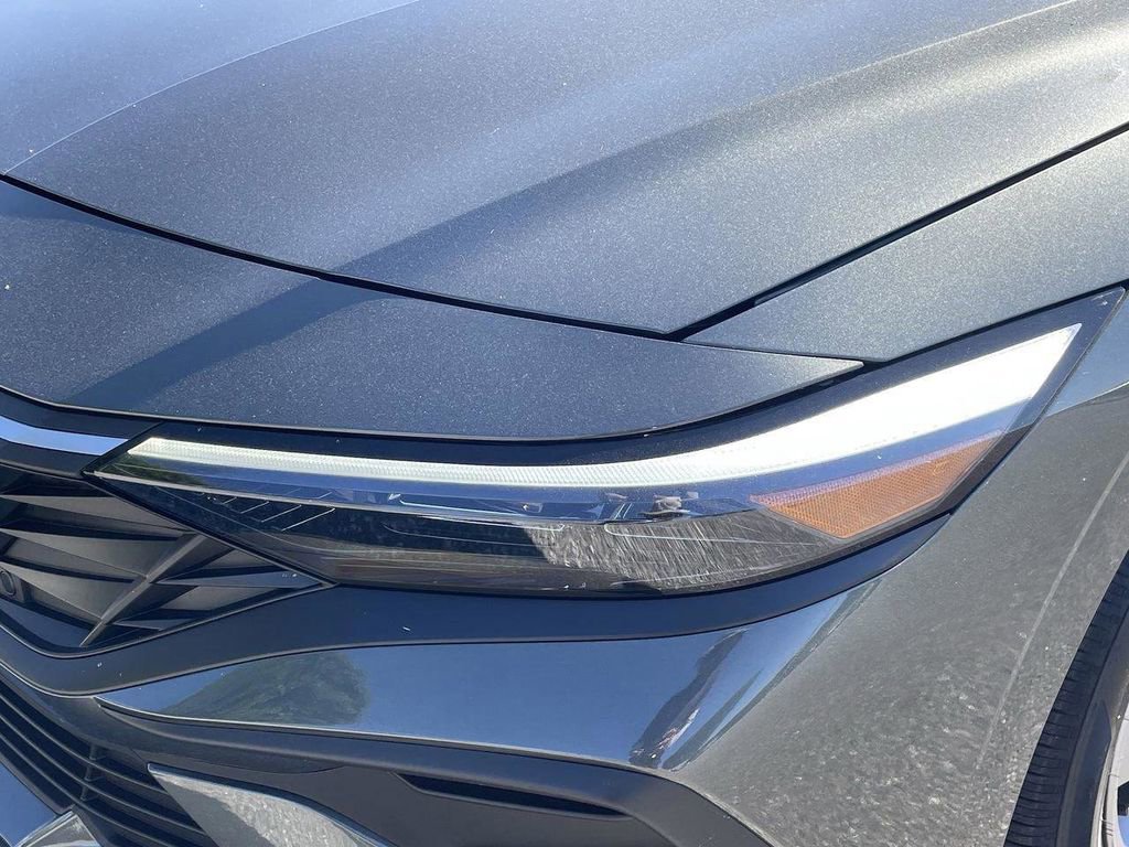 Certified 2024 Hyundai Elantra SE FWD image 33