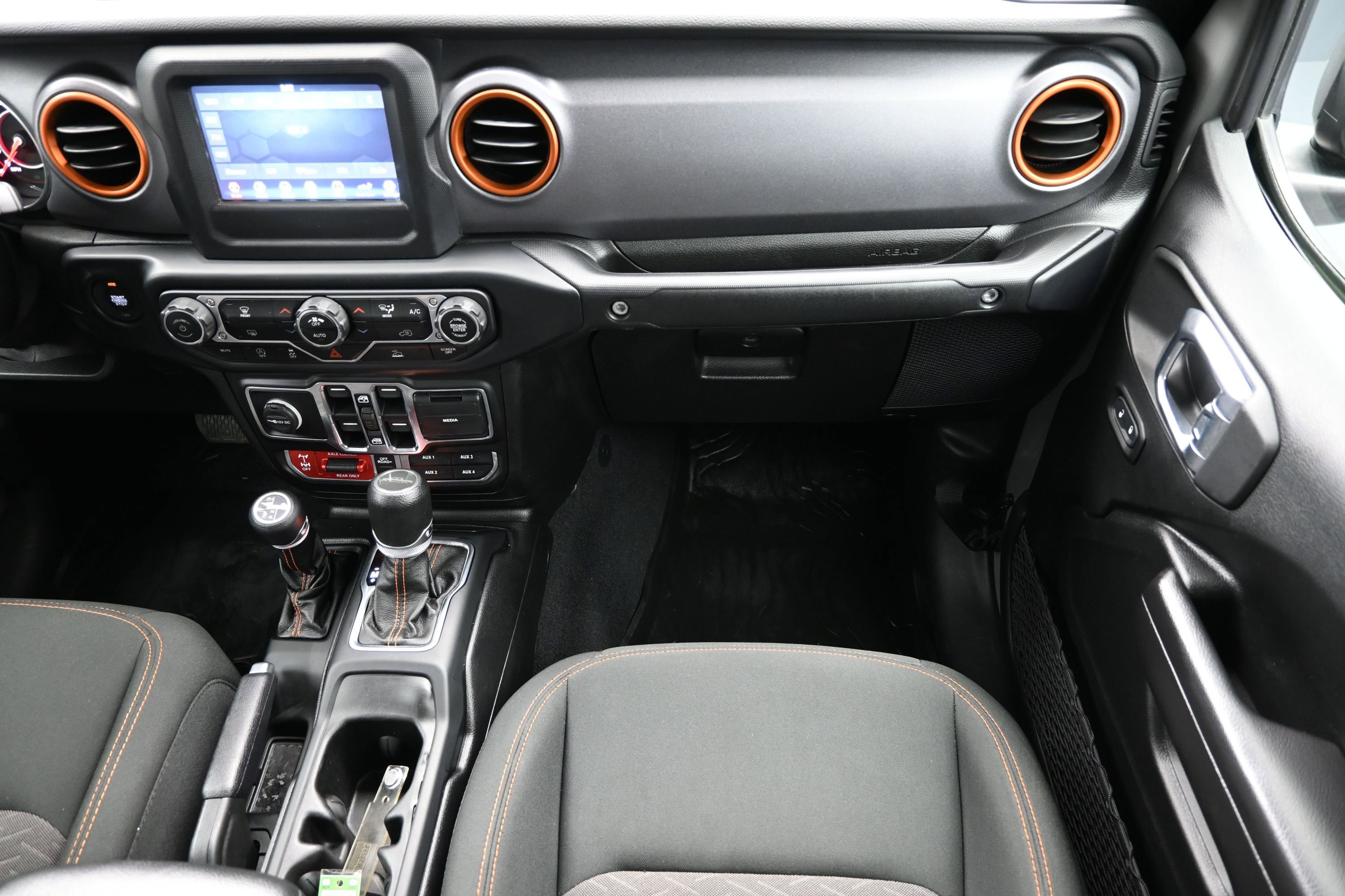 Used 2020 Jeep Gladiator Mojave w/ Trailer Tow Package AWD/4WD image 38