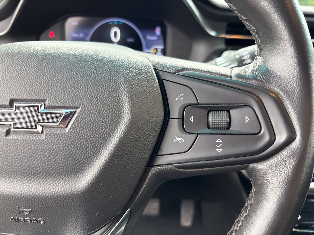 Used 2023 Chevrolet Bolt LT w/ Infotainment Package FWD image 18