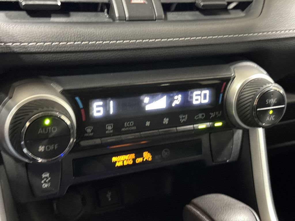 Used 2020 Toyota RAV4 LE AWD/4WD image 16