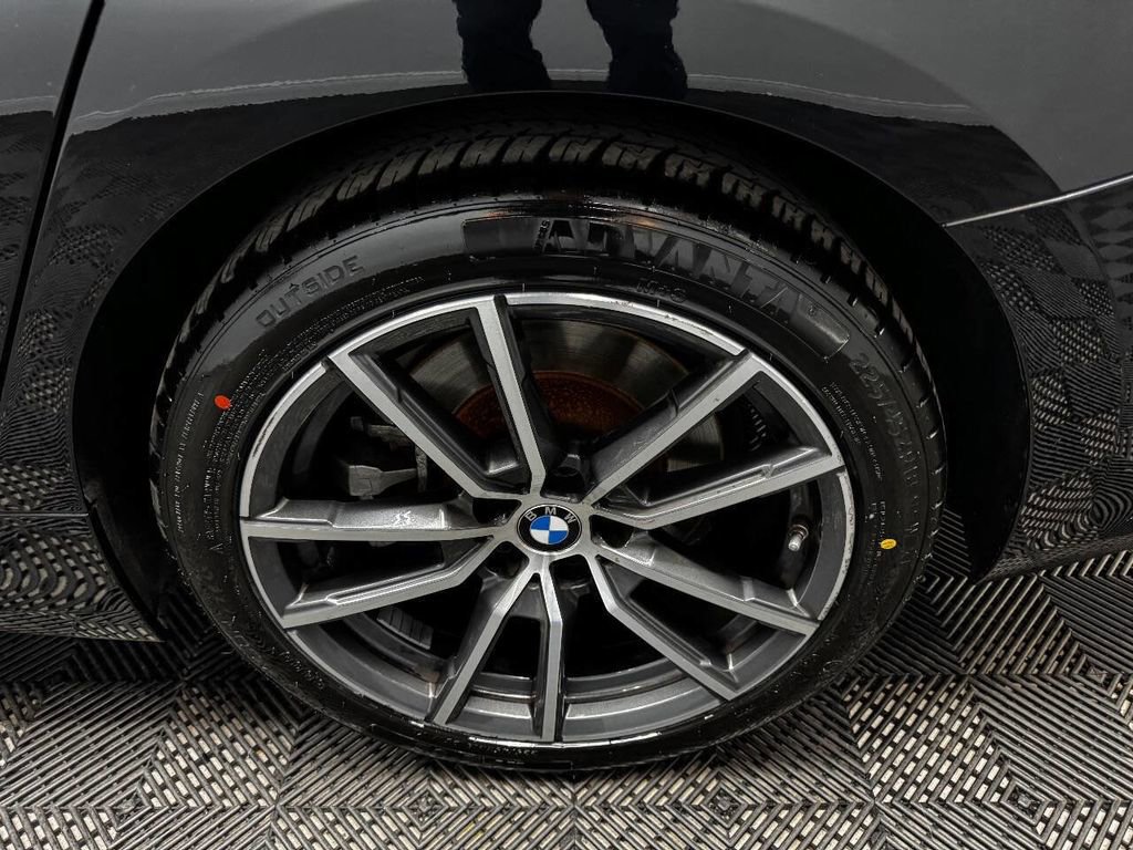Used 2021 BMW 330i Sedan w/ Premium Package image 20