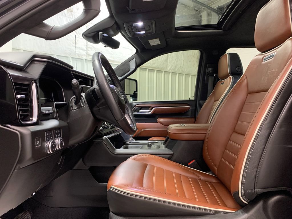 Used 2024 GMC Sierra 3500 Denali Ultimate image 3
