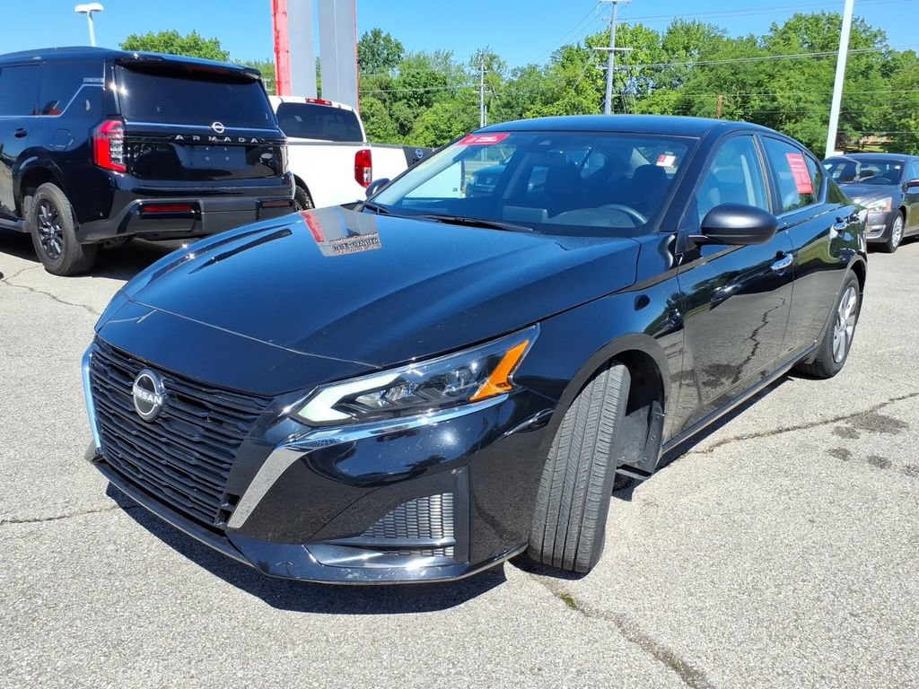 Certified 2025 Nissan Altima 2.5 S FWD image 18