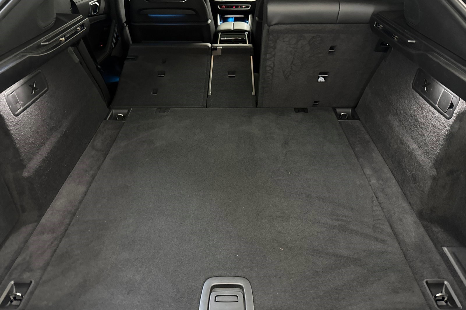 Used 2024 BMW X6 M60i w/ Dynamic Handling Package AWD/4WD image 34