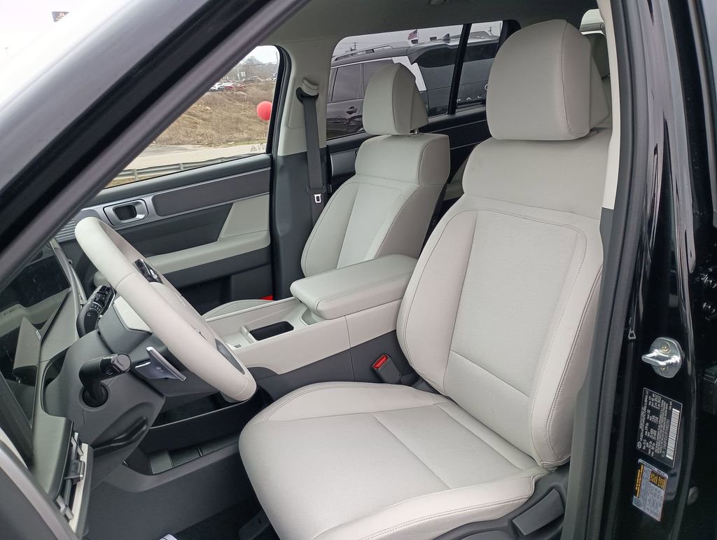 New 2026 Hyundai Santa Fe SE image 17