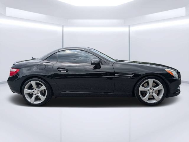 Used 2012 Mercedes-Benz SLK 350 image 2