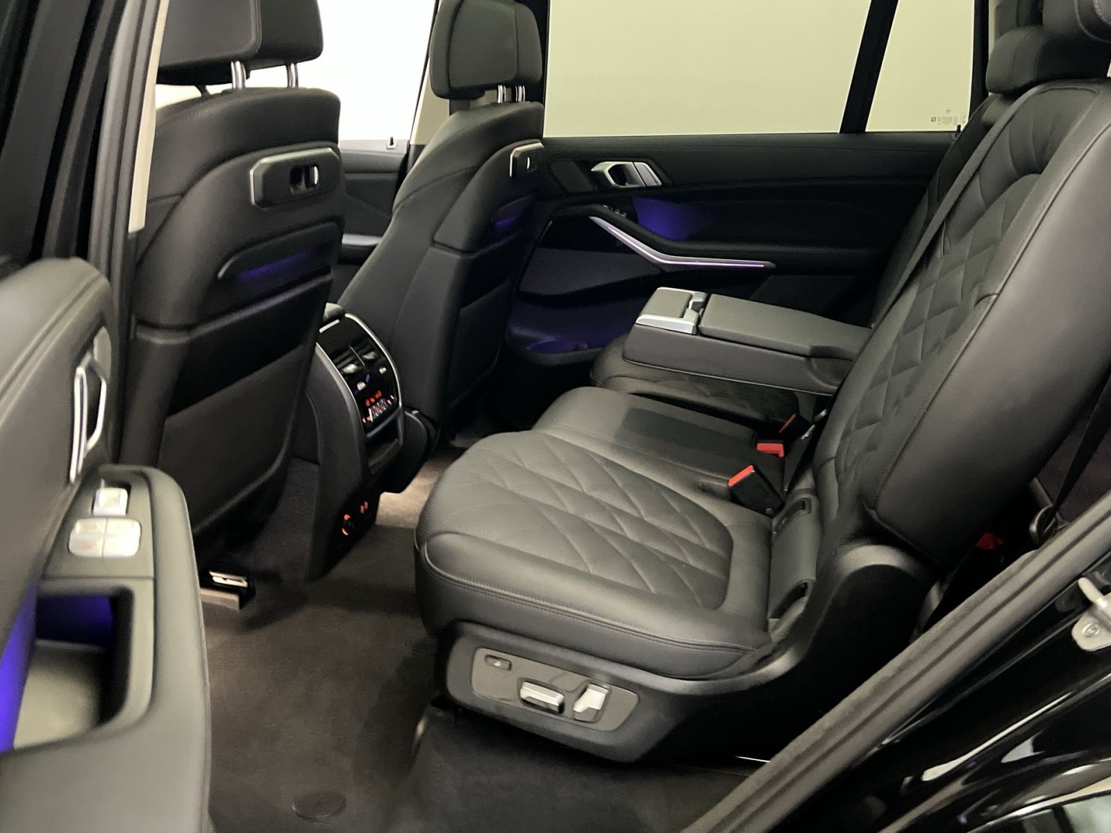 Used 2024 BMW X7 xDrive40i AWD/4WD image 24