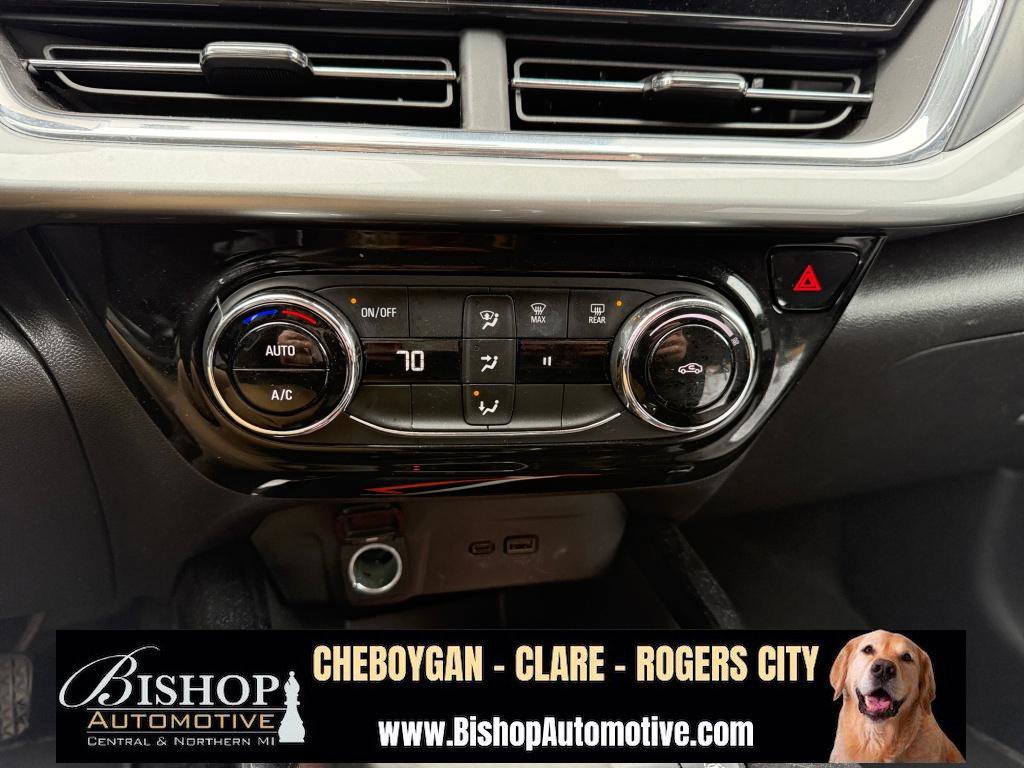 Used 2025 Chevrolet Trax LT image 25