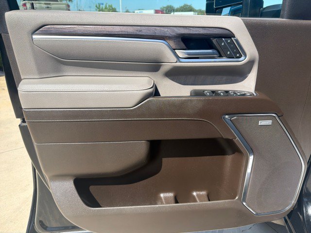 Used 2024 Chevrolet Silverado 2500 LTZ w/ LTZ Plus Package AWD/4WD image 4