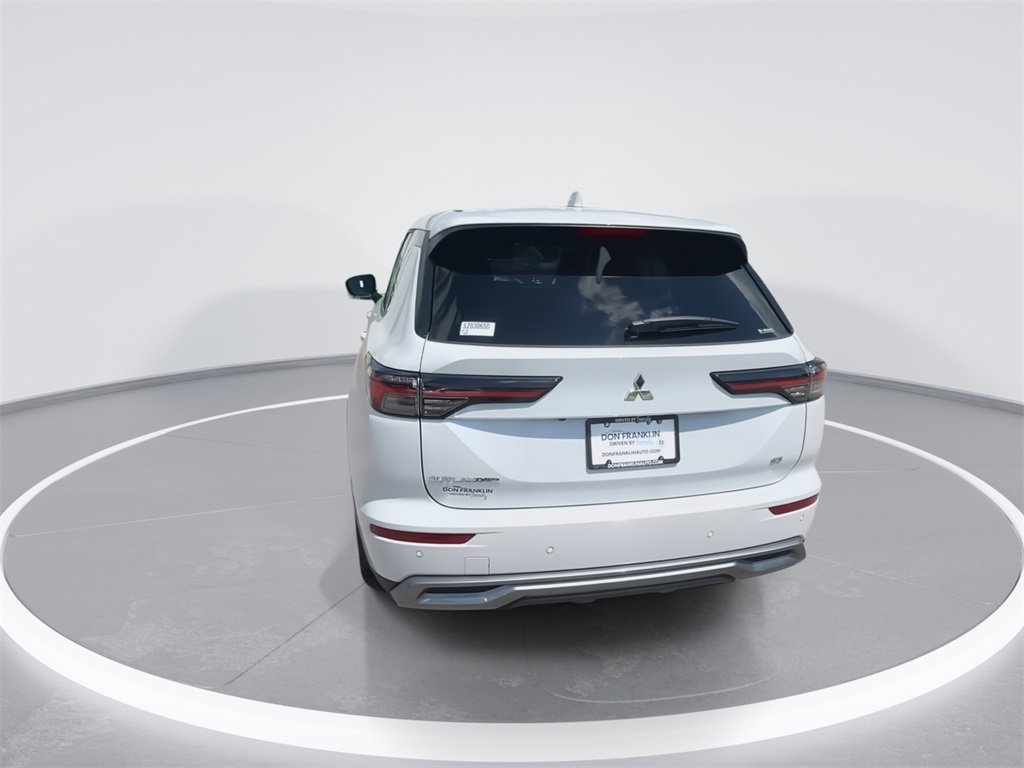 New 2025 Mitsubishi Outlander SE image 7