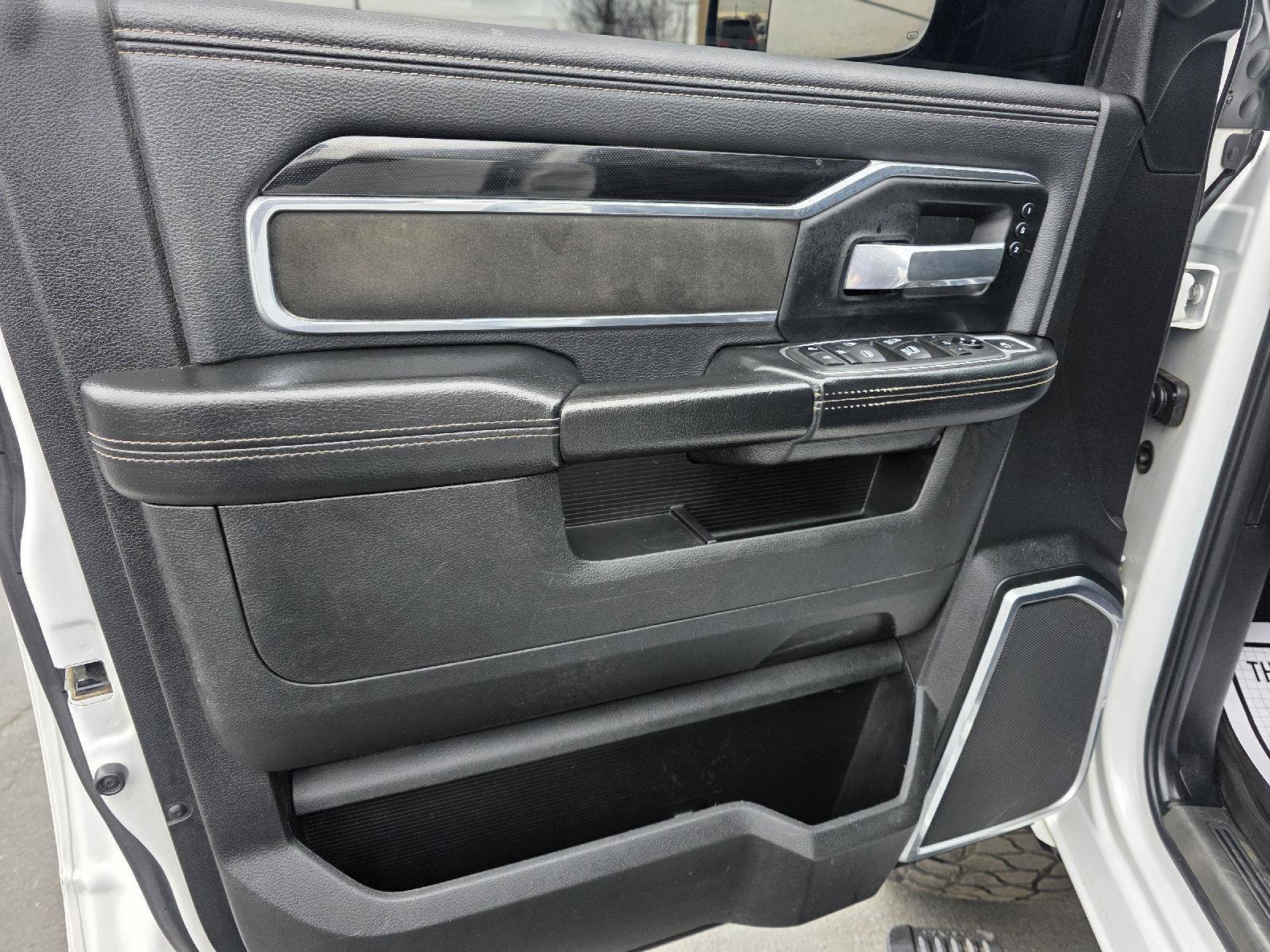 Used 2021 RAM 3500 Laramie AWD/4WD image 9