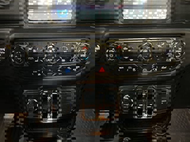 Used 2021 Jeep Wrangler Unlimited Sahara w/ Cold Weather Group image 18