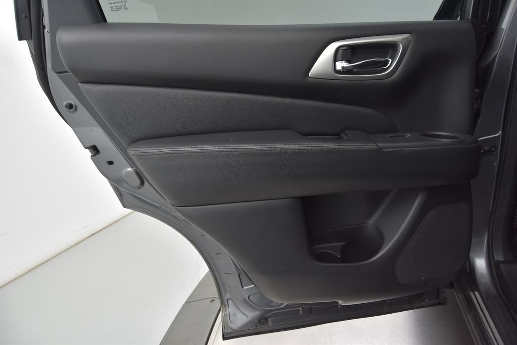 Used 2017 Nissan Pathfinder SV AWD/4WD image 33