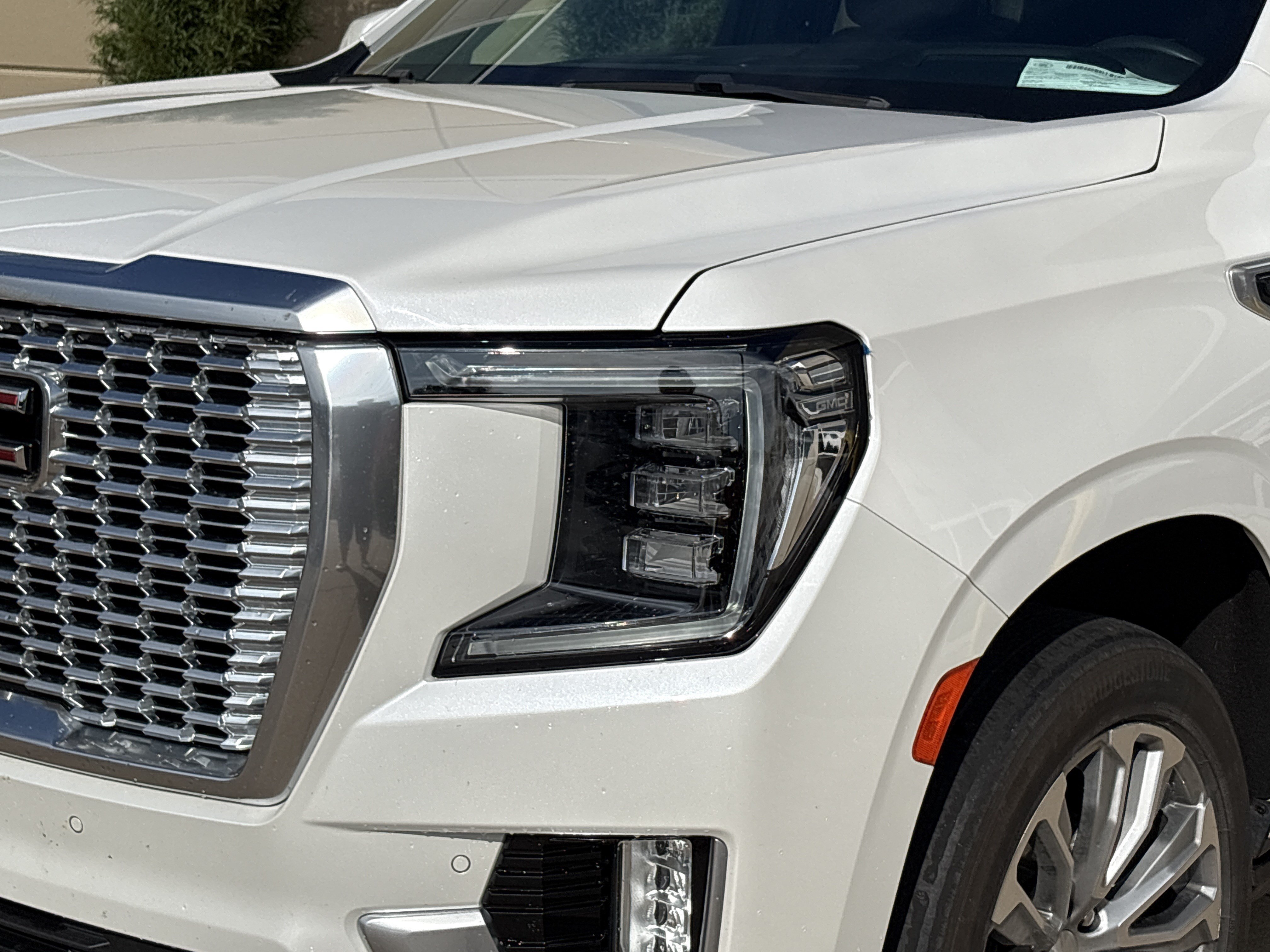 Used 2021 GMC Yukon Denali w/ Denali Ultimate Package AWD/4WD image 6