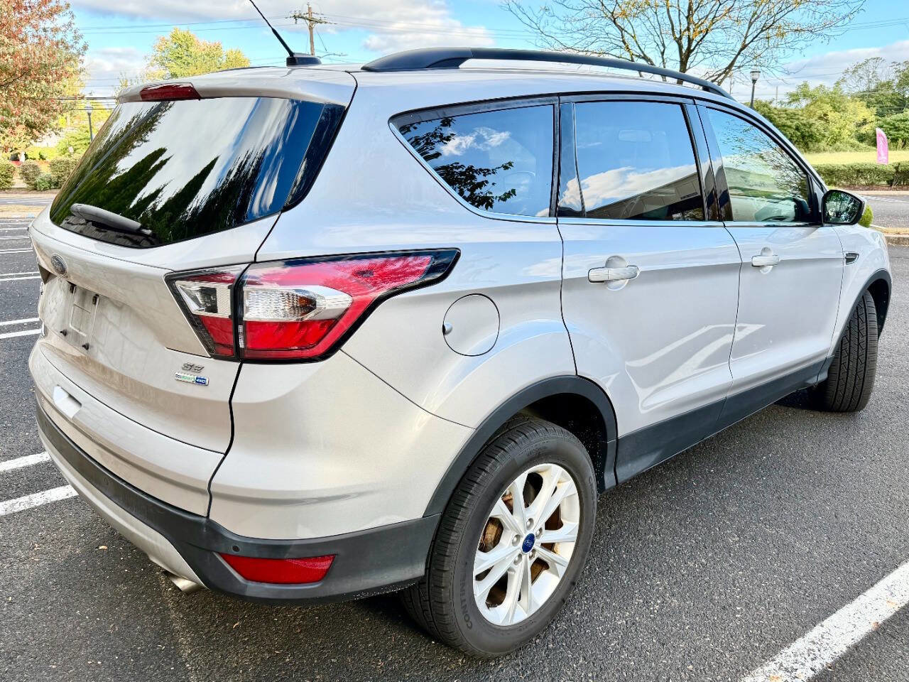 Used 2017 Ford Escape SE w/ SE Leather Comfort Package image 5