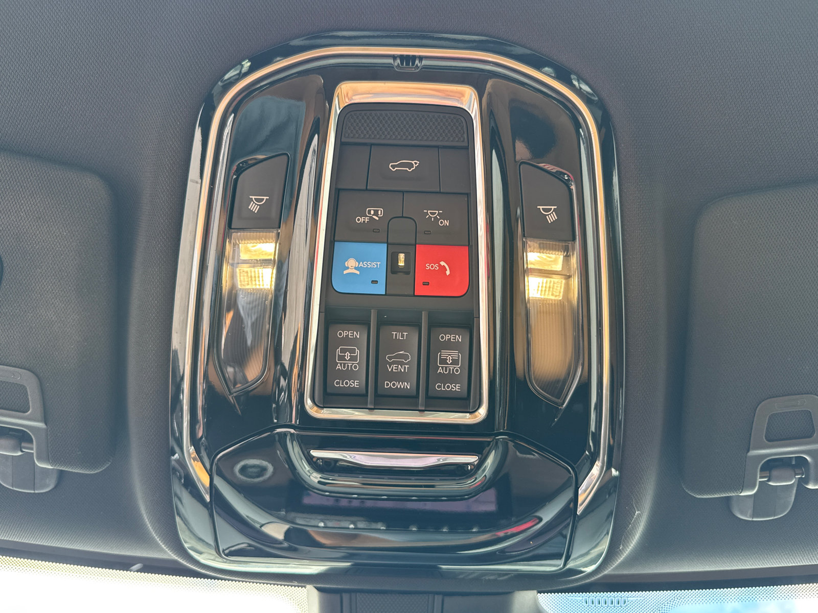 Used 2024 Jeep Grand Cherokee Summit AWD/4WD image 11