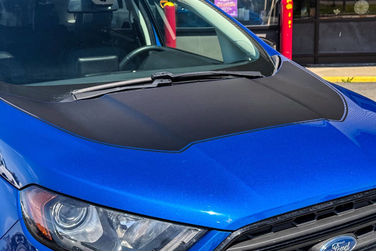 Used 2020 Ford EcoSport SES w/ SES Black Appearance Package image 10