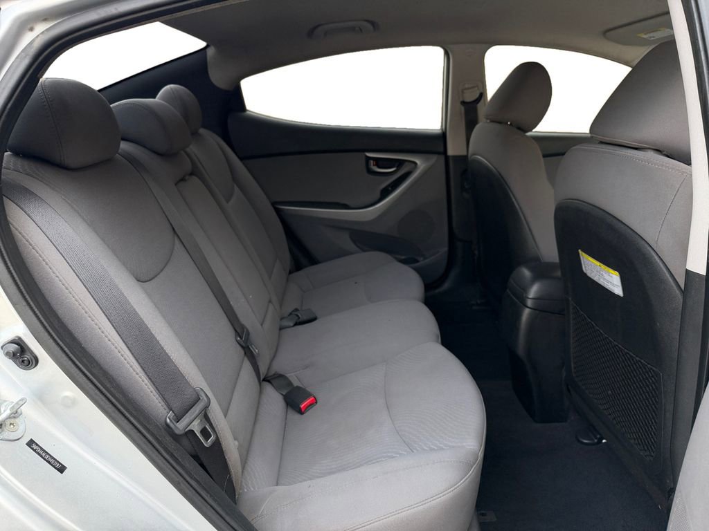 Used 2014 Hyundai Elantra SE FWD image 19