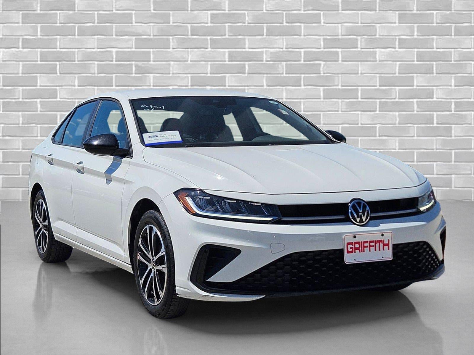 Used 2025 Volkswagen Jetta Sport FWD image 3