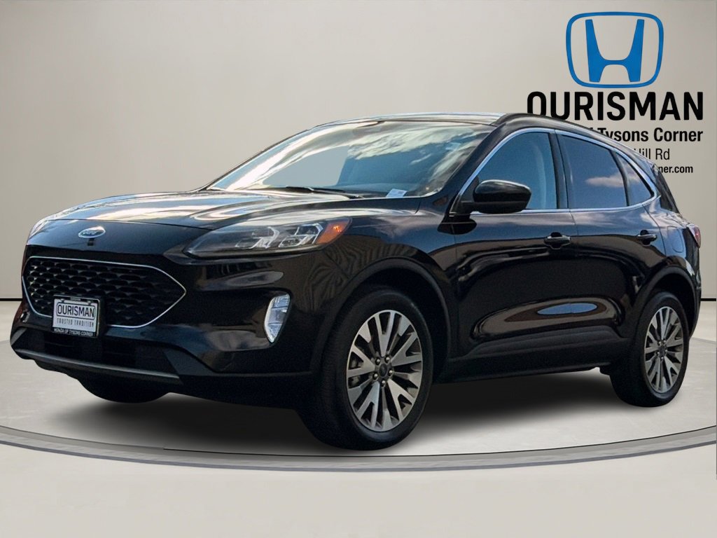 Used 2022 Ford Escape Titanium image 2