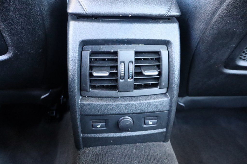 Used 2013 BMW 335i xDrive Sedan AWD/4WD image 23