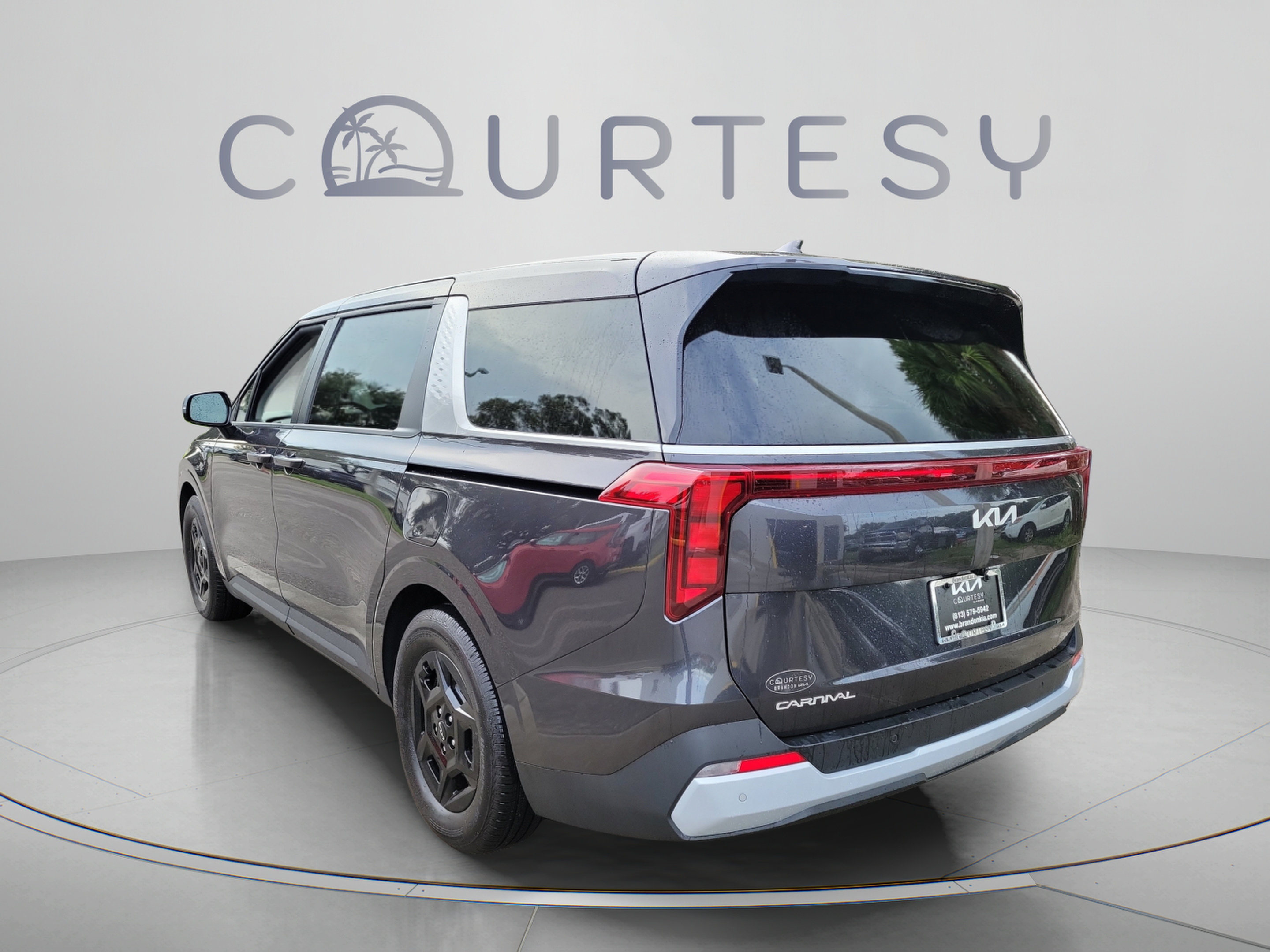 Certified 2026 Kia Carnival FWD image 2