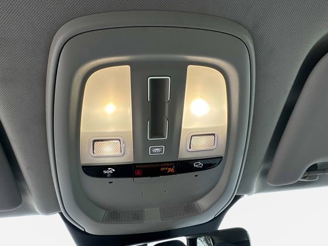 Used 2024 Volvo XC60 B5 Core image 17