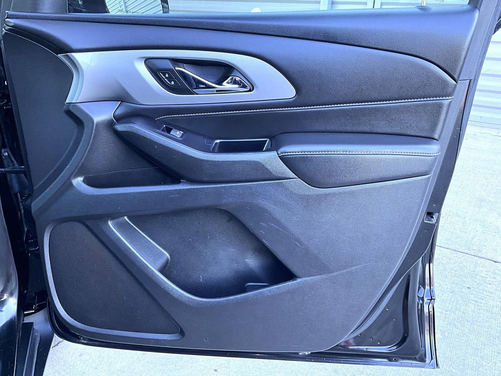 Used 2019 Chevrolet Traverse LS AWD/4WD image 17