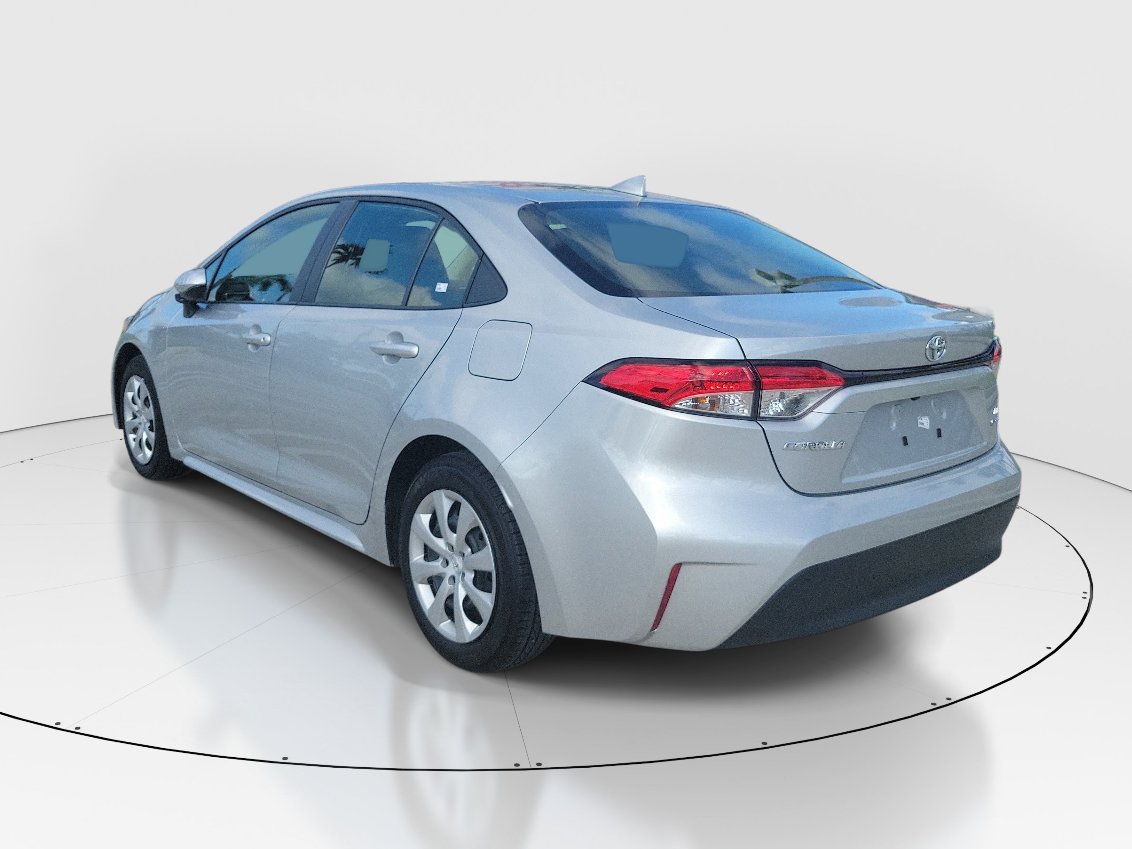 Used 2026 Toyota Corolla LE FWD image 5