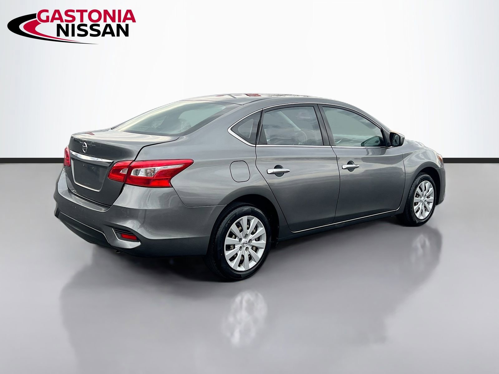 Used 2018 Nissan Sentra S image 9