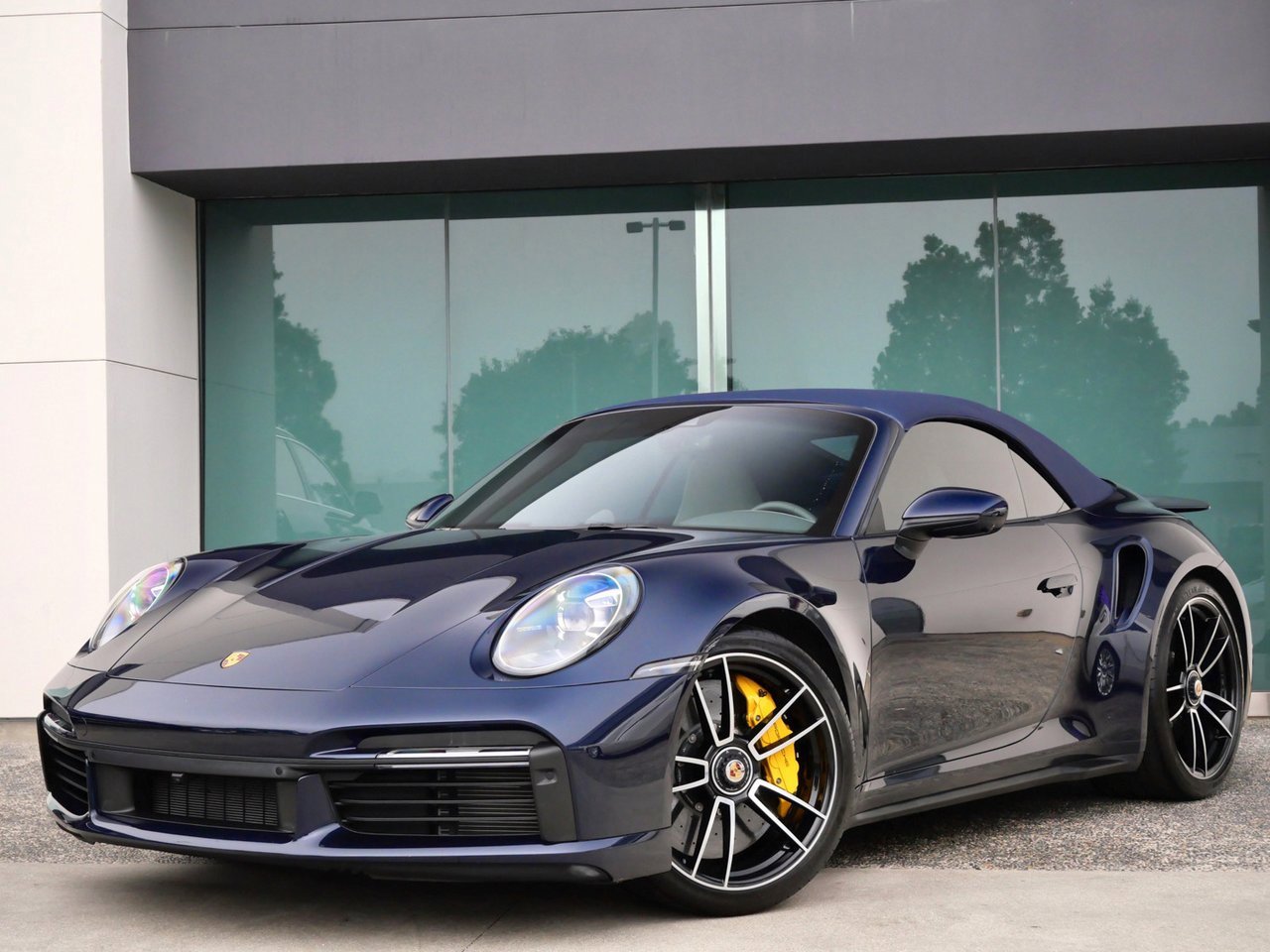Used 2022 Porsche 911 Turbo S image 3