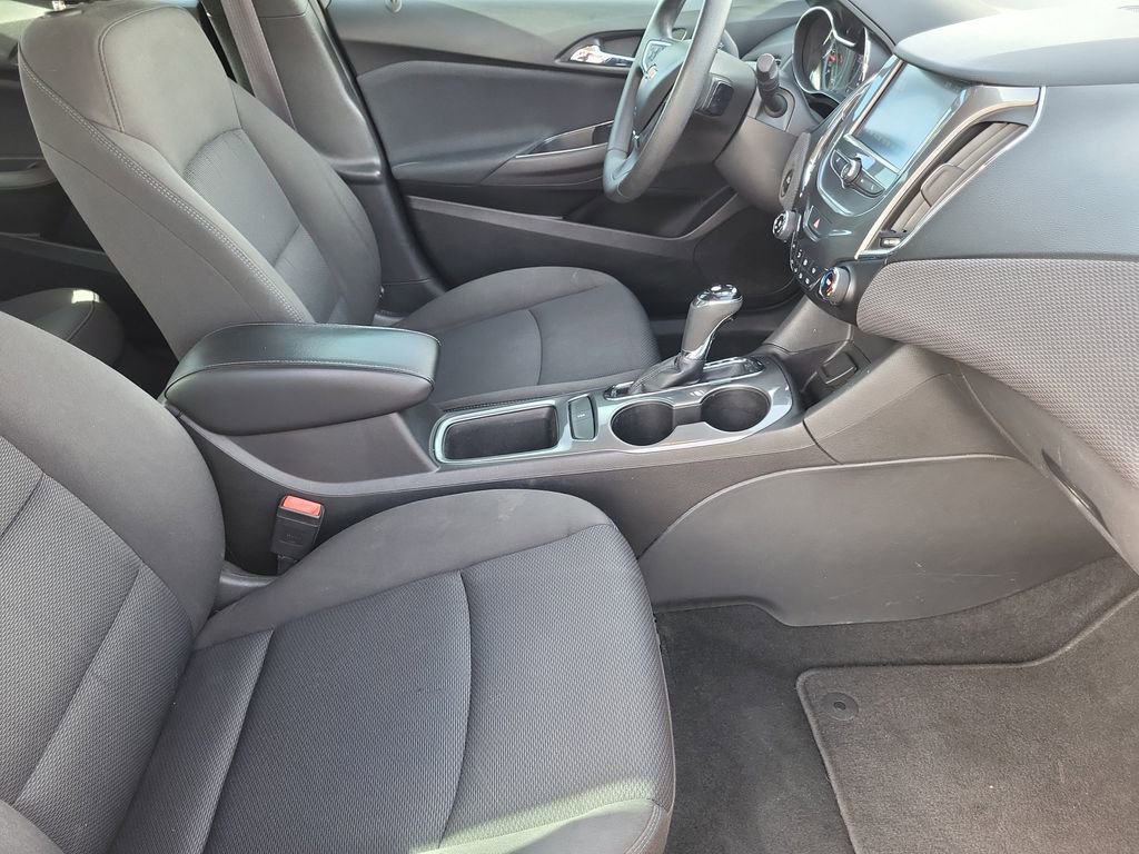 Used 2016 Chevrolet Cruze LT w/ Convenience Package image 15