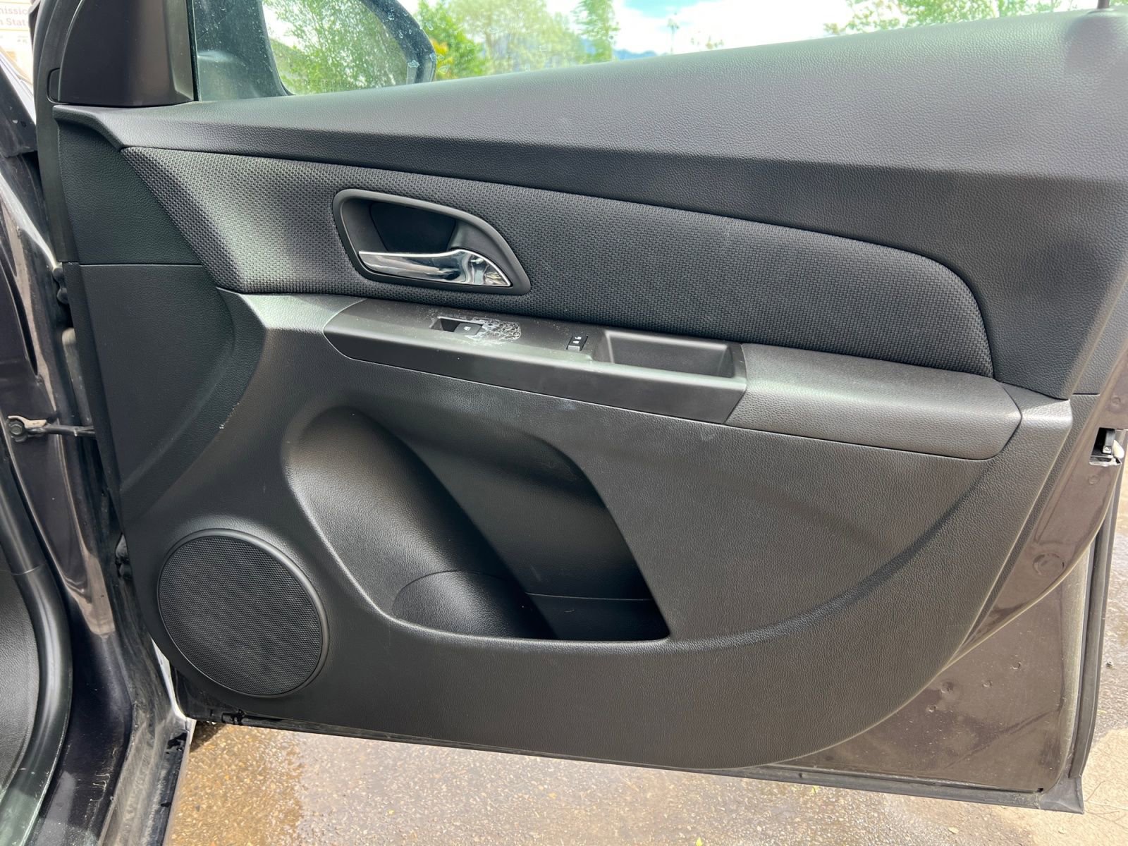 Used 2016 Chevrolet Cruze LT w/ Technology Package image 17